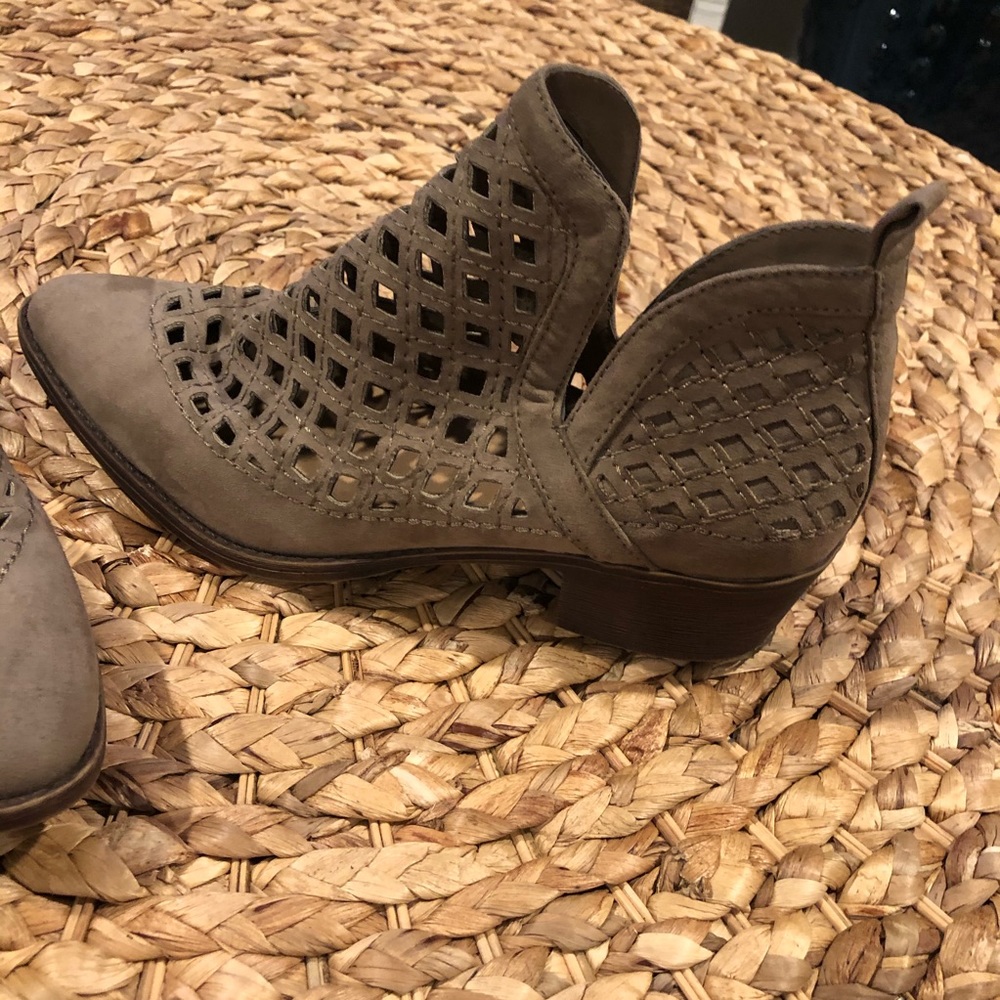 Mossimo Dillion Lasercut Split Booties - image 5